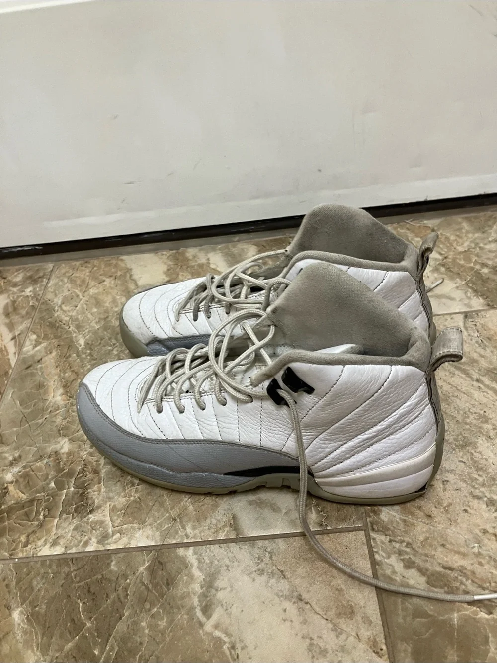 Air Jordan 12 Retro GS White Wolf Grey Black Youth 7Y Clean Pre-Owned